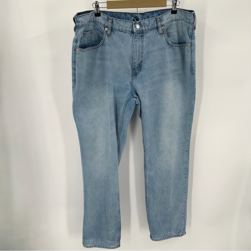 True Religion Jeans RICKY Relaxed Straight Mens 40 No Flap Light Blue Denim READ
